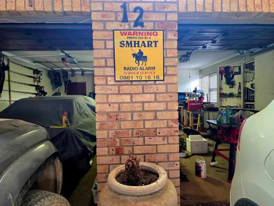 4 Bedroom Property for Sale in Paradise Beach Eastern Cape